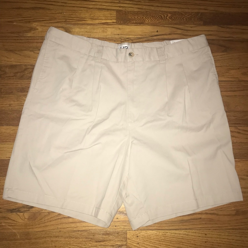 NWT Harbor Bay shorts. Sz 44.